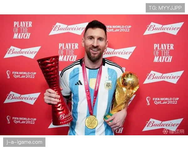 梅西再获世界杯金球奖，巩固足坛传奇地位
