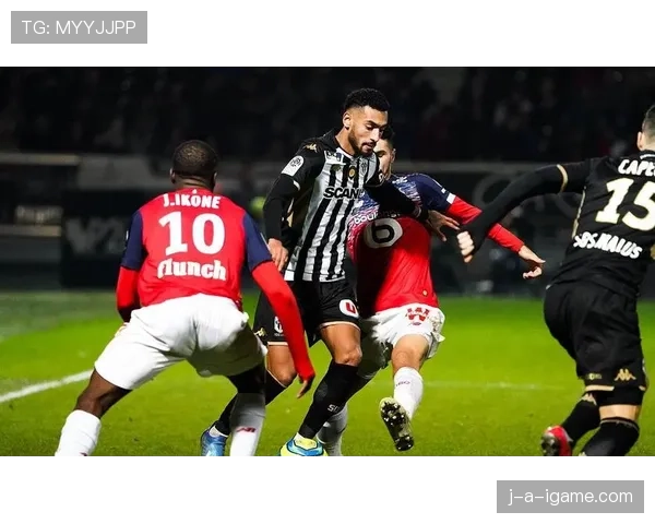 马洛卡边路进攻表现稳健，战术执行清晰