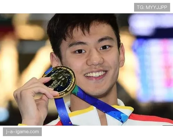 宁泽涛训练结束上岸秒变买手，豪车和限量包像随手拎的东西